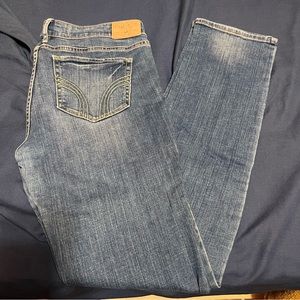 Hollister straight leg distressed juniors ladies jeans size 11R W 30 L 33